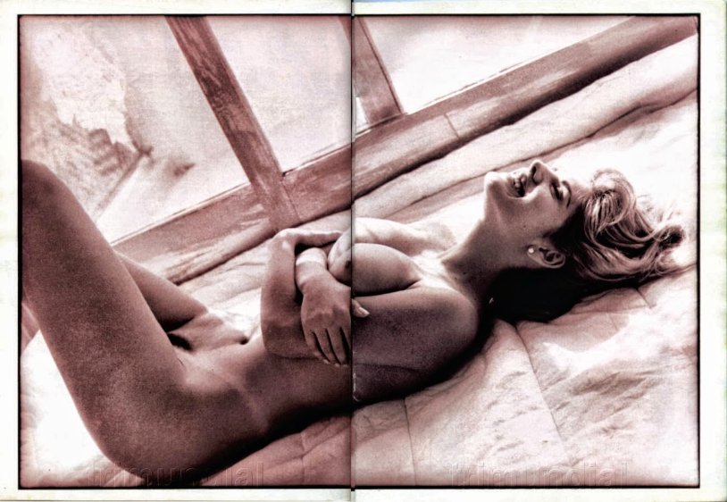 Claudia Schiffer Erophoto in bed