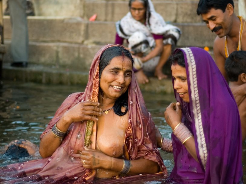 India women swim naked
