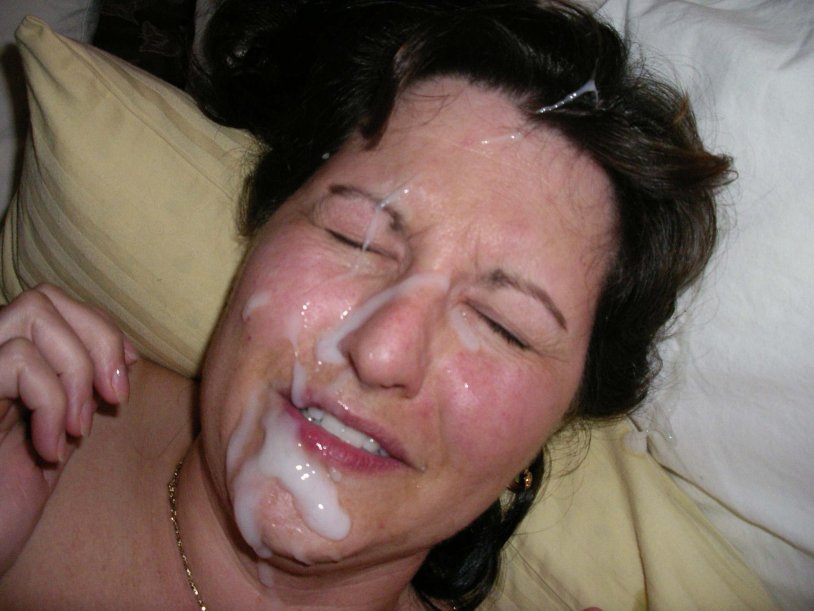 Mature women cum on the face