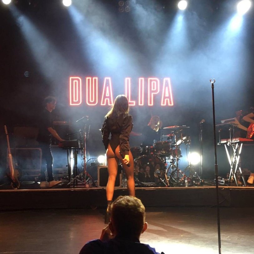 Singer from Mars Russian