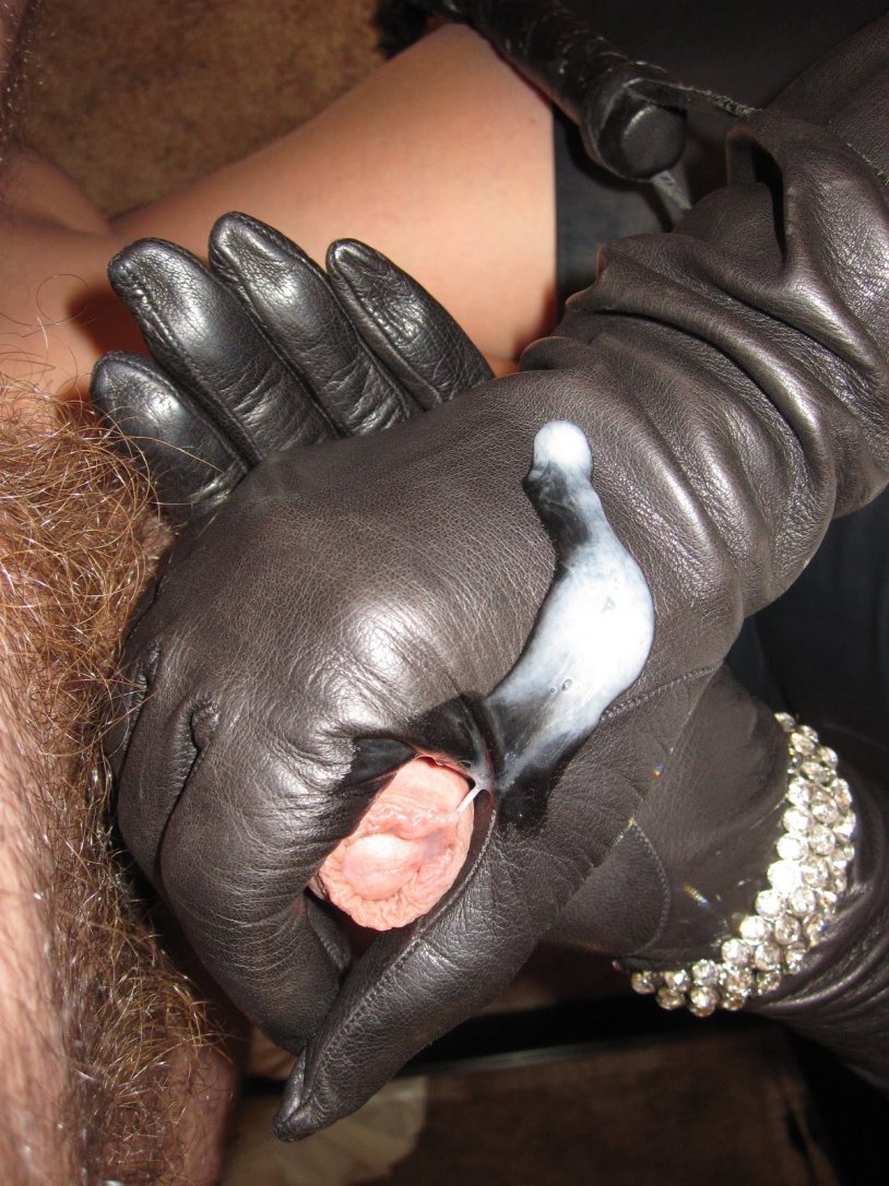 Fuck fetish leather gloves