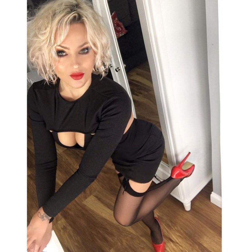 @LadyflowerCookies in stockings