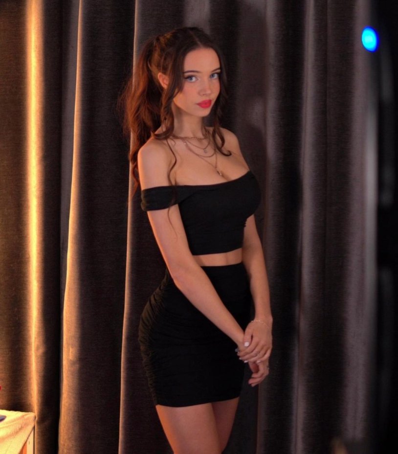 Tight -fitting dress