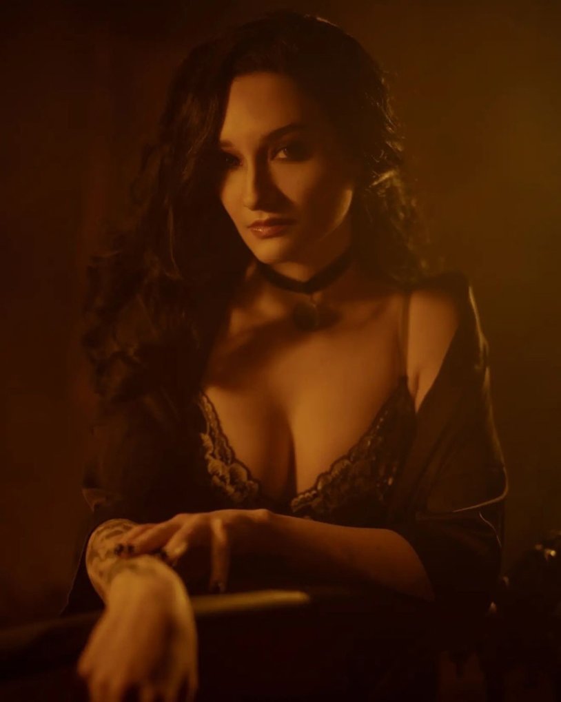 Irina Meyer Cosplay Jennifer