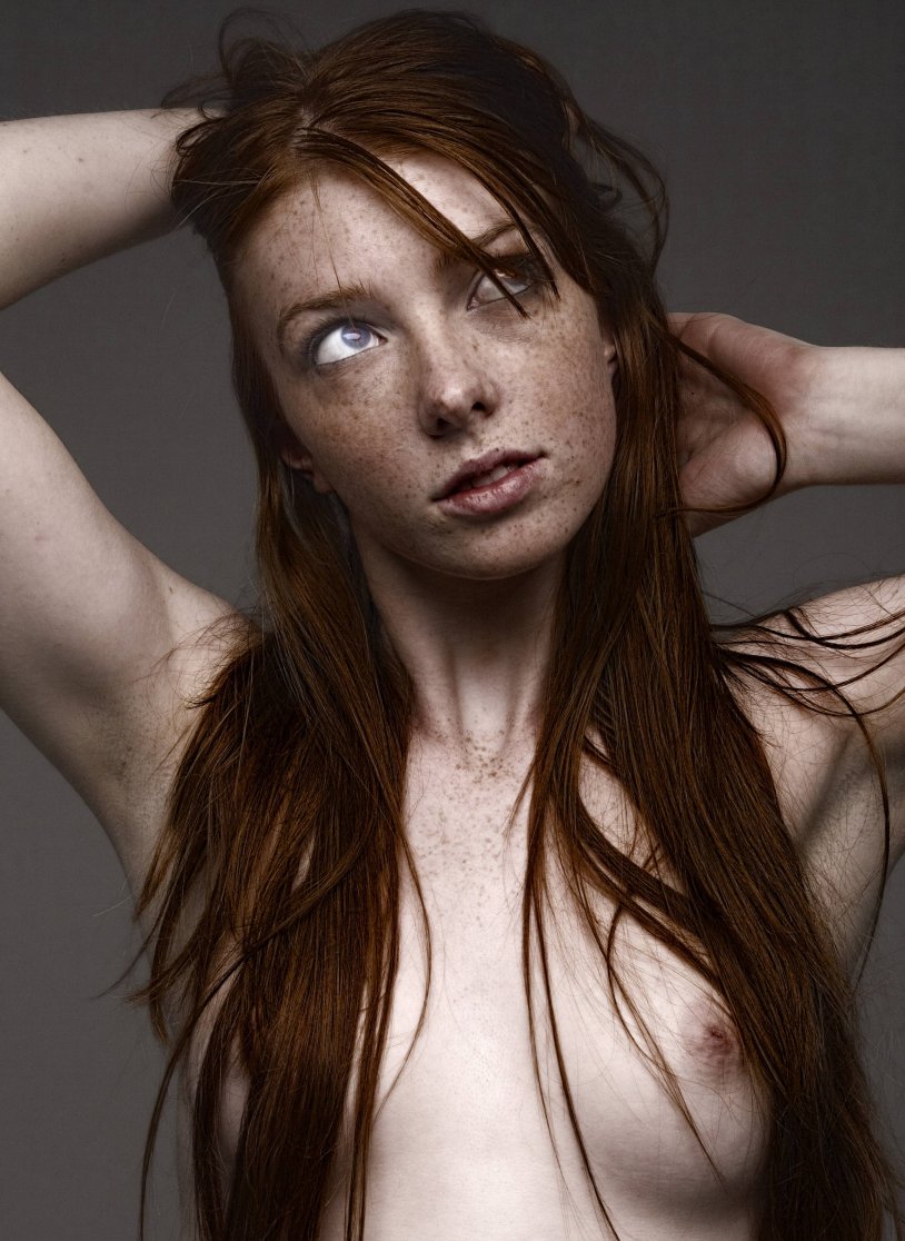 Photododes nude with freckles