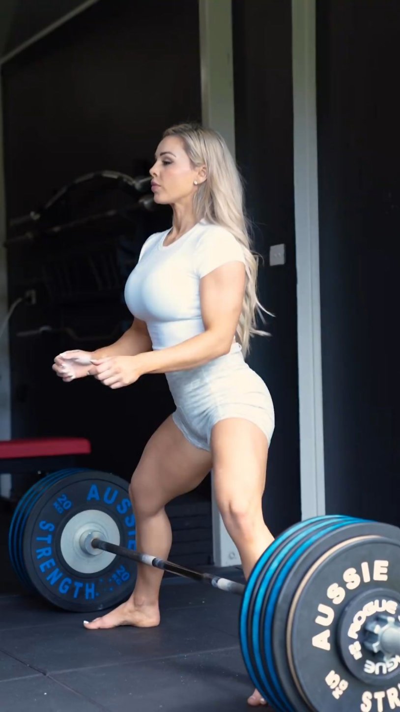 Stefani Sanzo Powerlifting