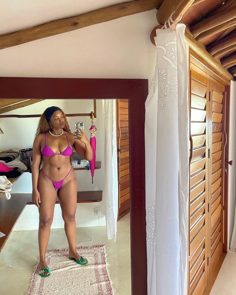 Sofia Salvador Brazilian singer