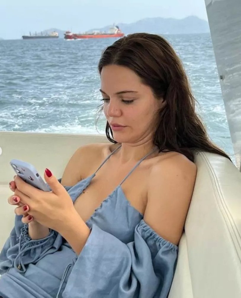 Hilal Altynbilek chest