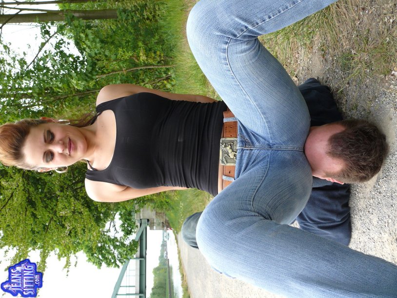 Facesitting on the street