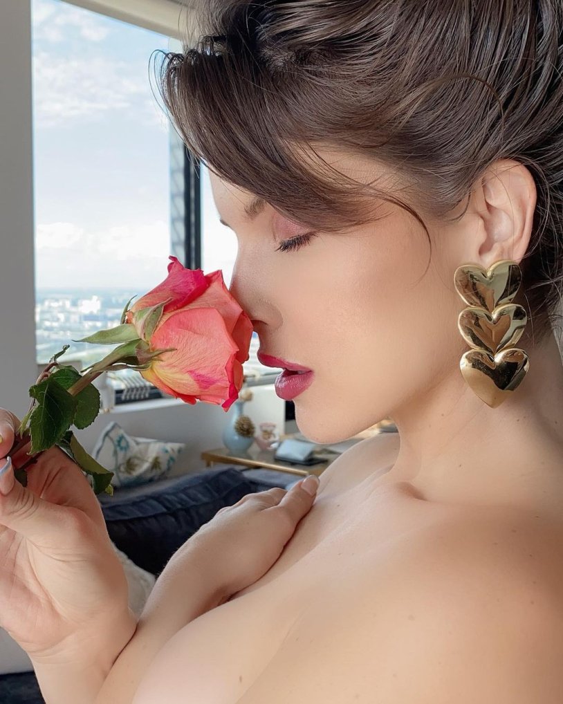 Amanda Kerni Naked Tits