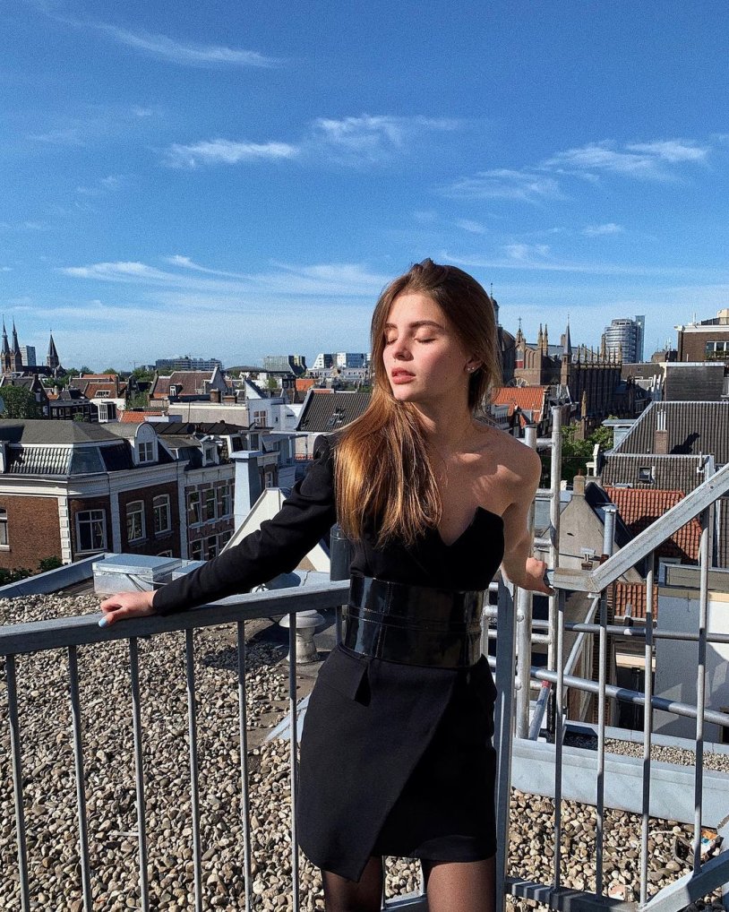 Dasha Komarova Selfie