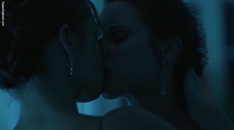 Hannah Emily Anderson Naked