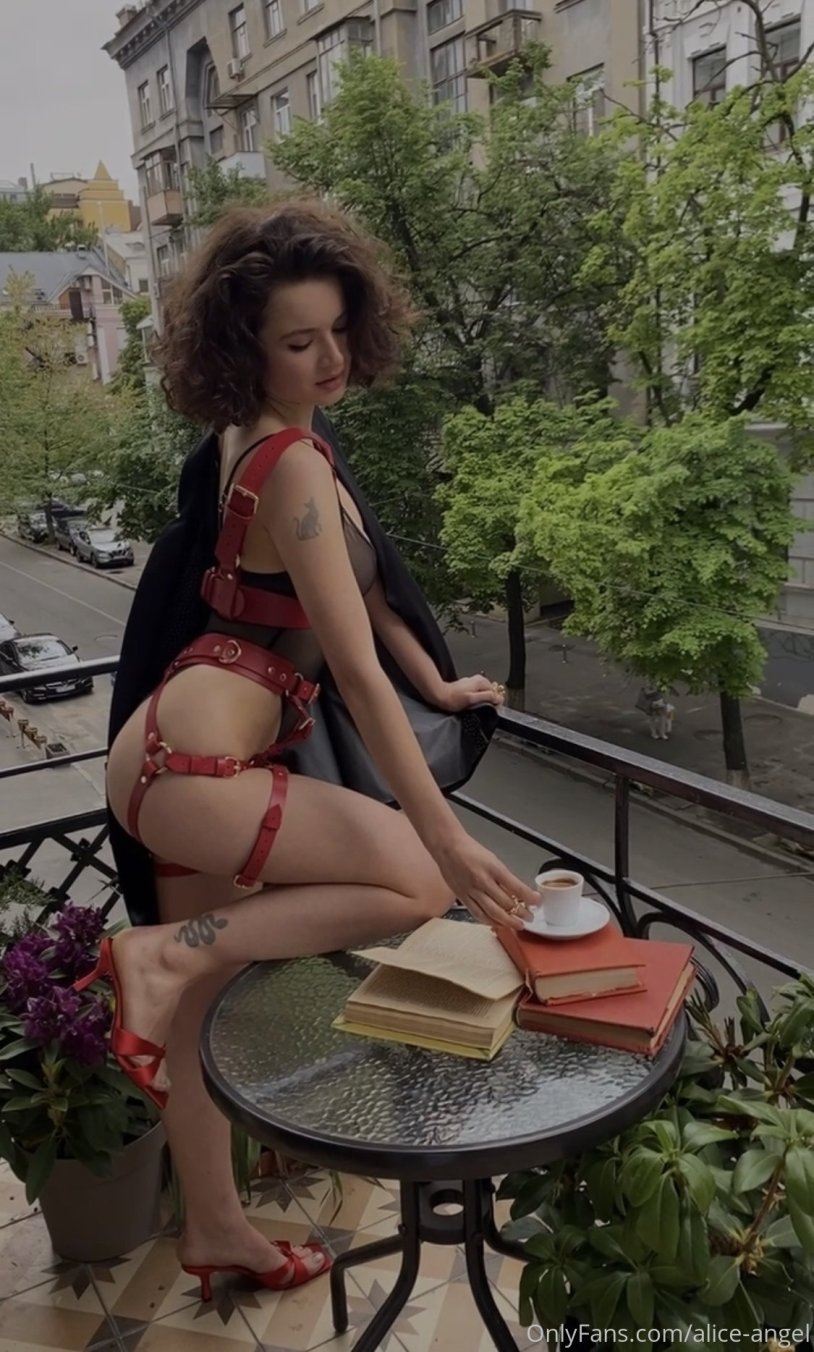 Lower underwear female