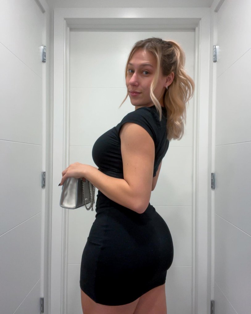 Tight -fitting dress
