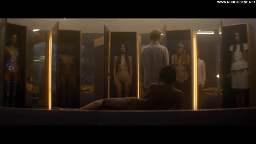 Sonoy Mizuno in the film from the car