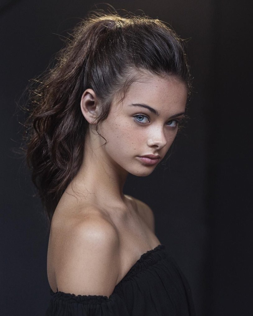 Meika Woollard Face