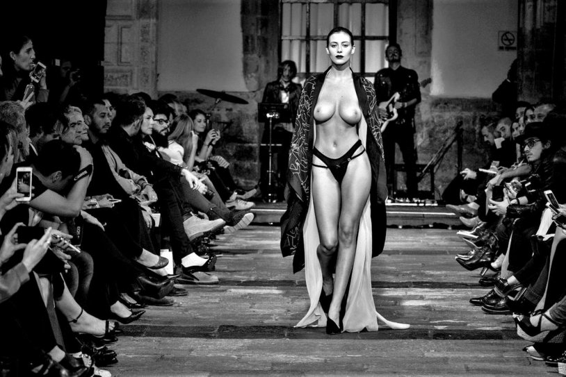 Naked women go to the catwalk