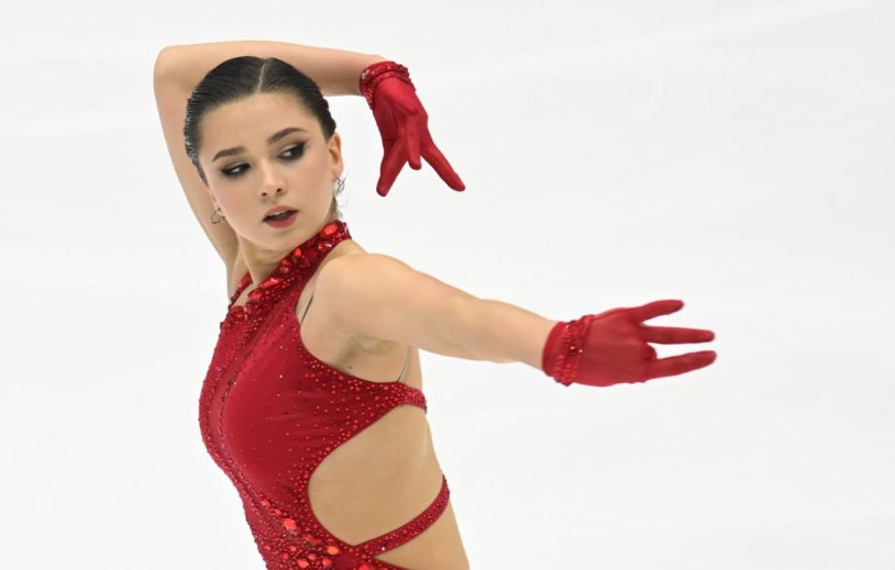 Kamila Valieva skater