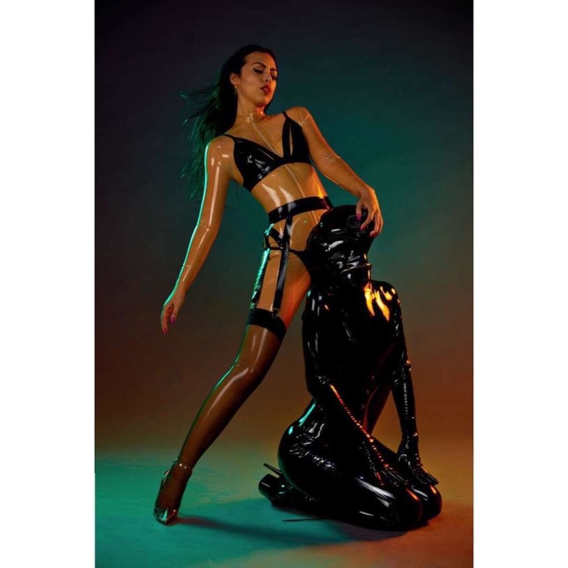 Dominatrix Emma Kolomenskaya