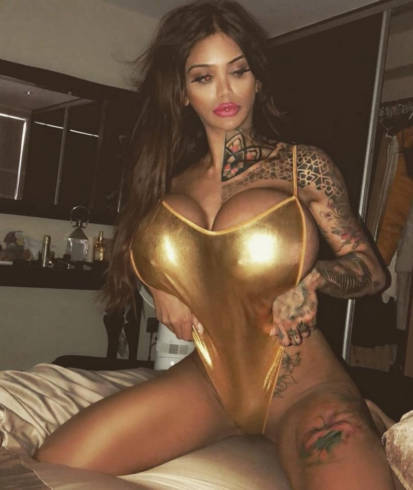 Nika Valentina Rose 2019