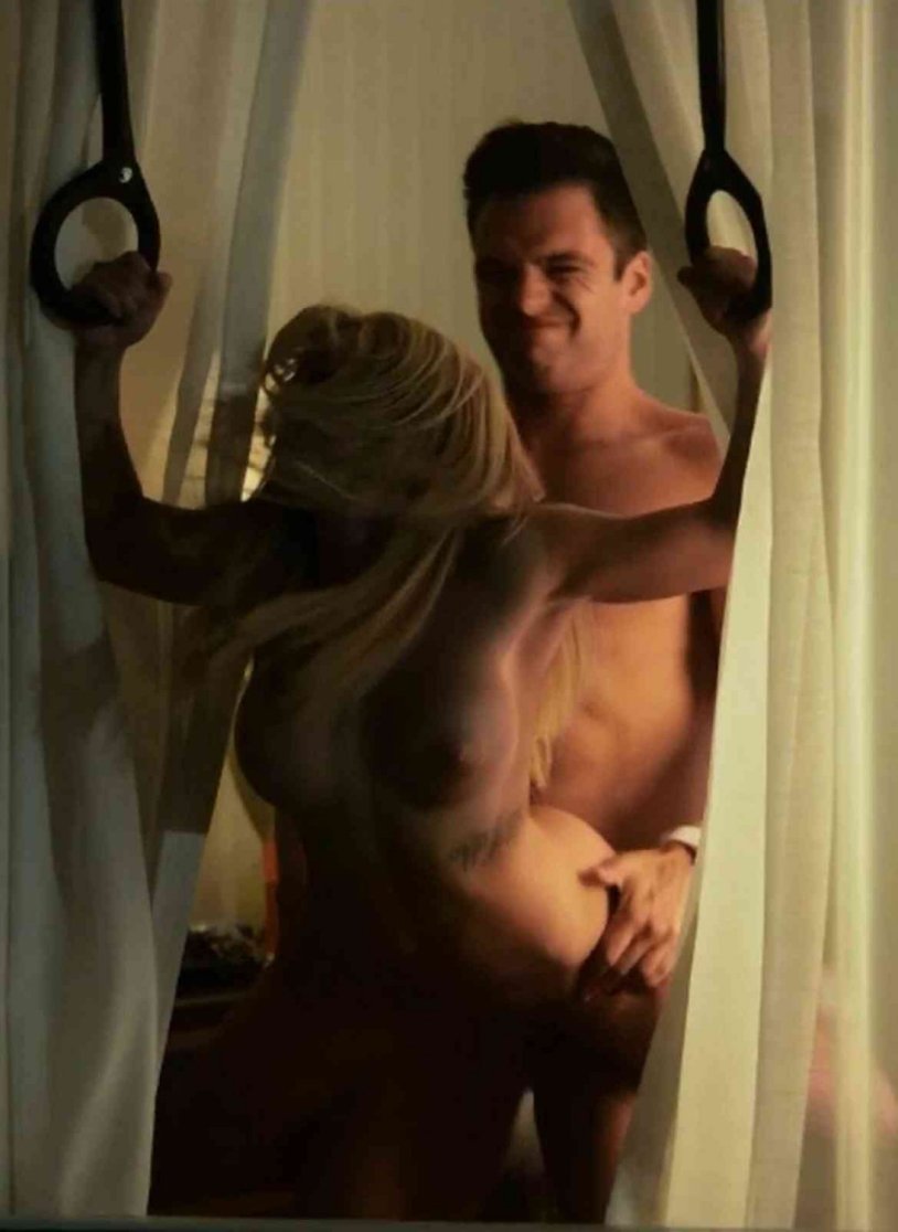 Margot Robbie Wolf with Wall Street