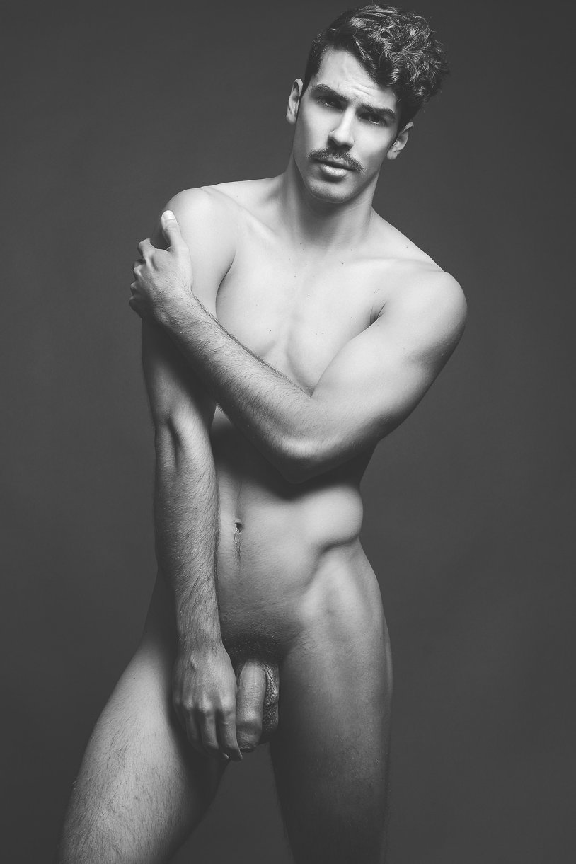 Alberto Jiminani Naked