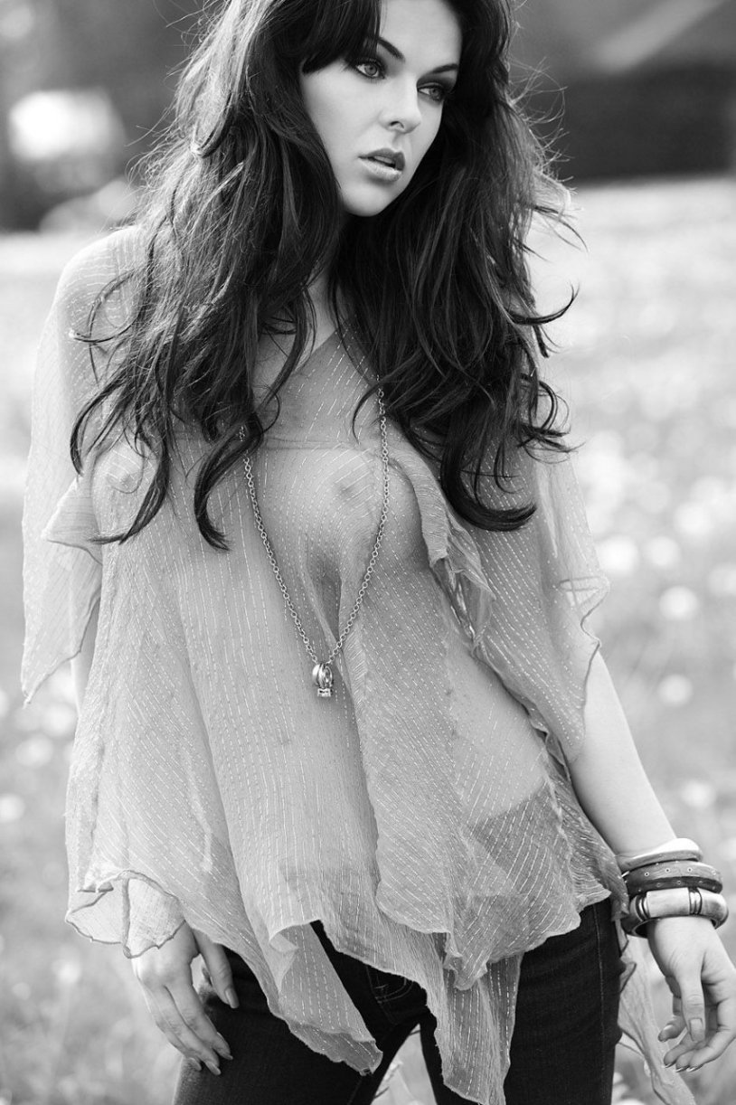 Actress Serindo Swan Nude