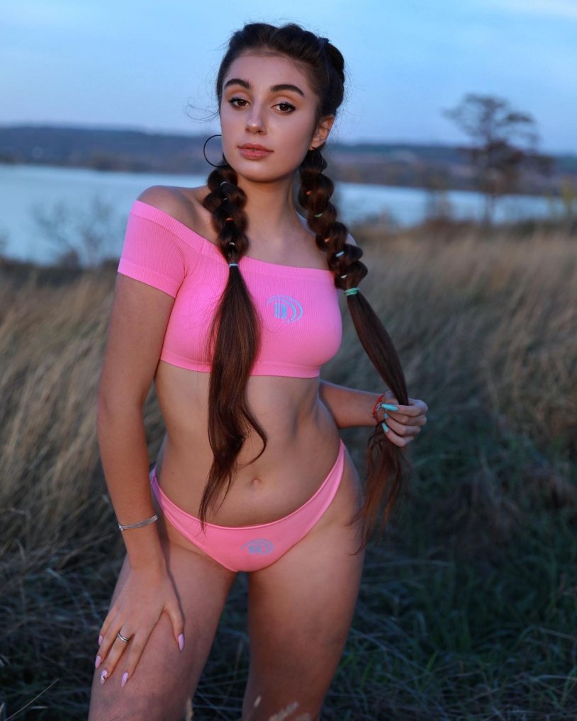 Elizabeth Simonenko Model