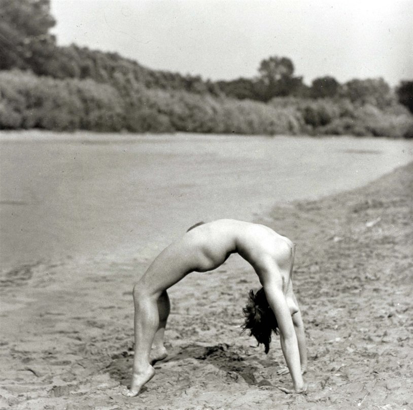 Sunny baths retro nude