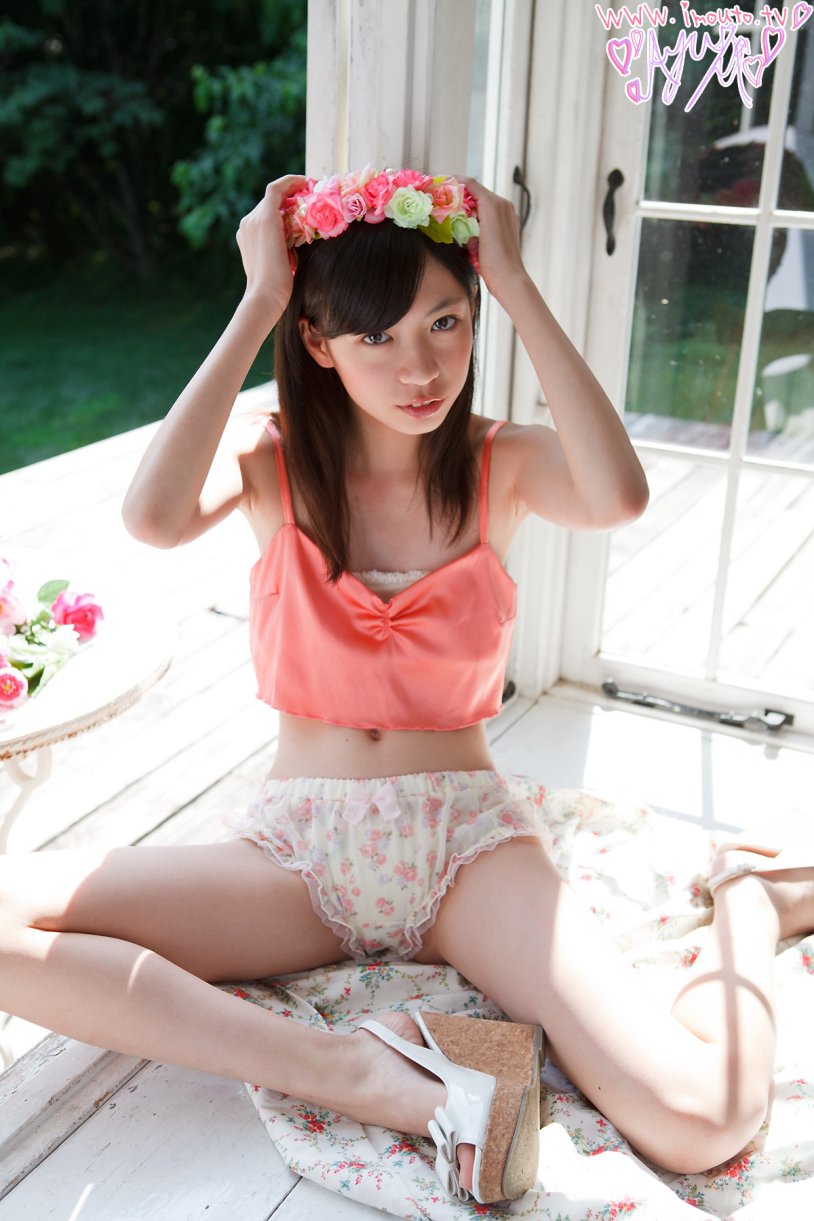 Ayu makihara and momo shiina