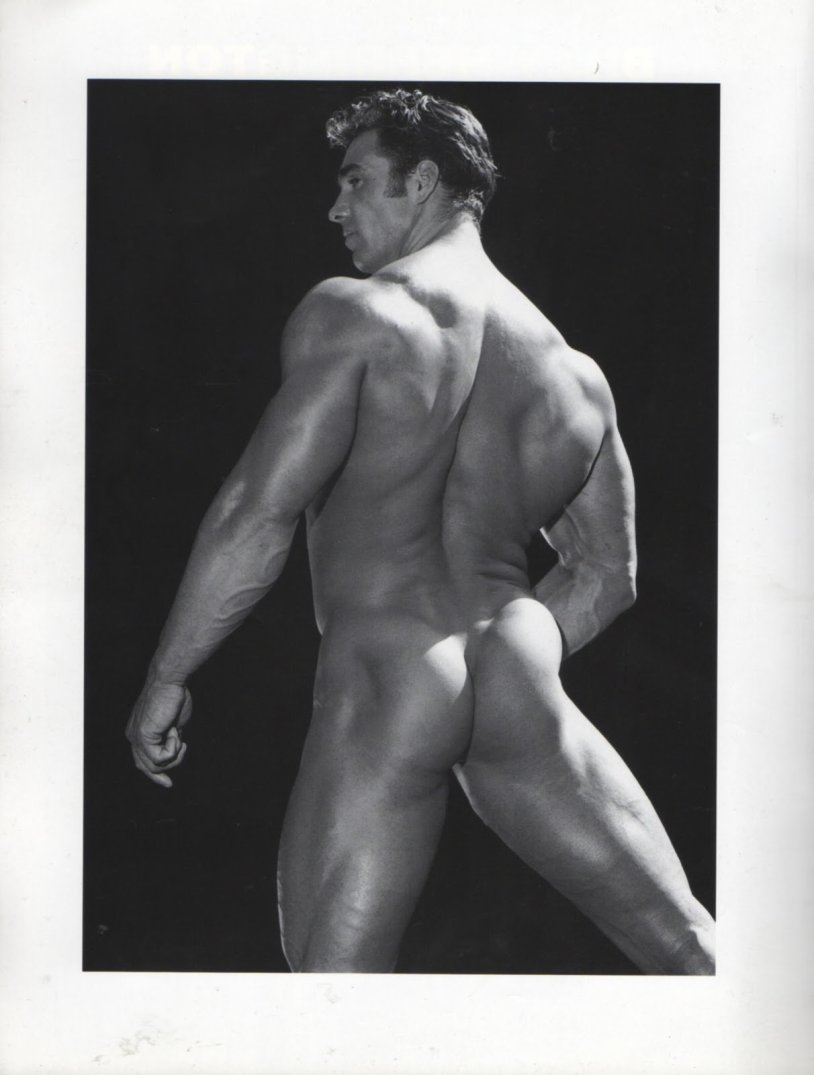 Billy Herrington washes in the shower