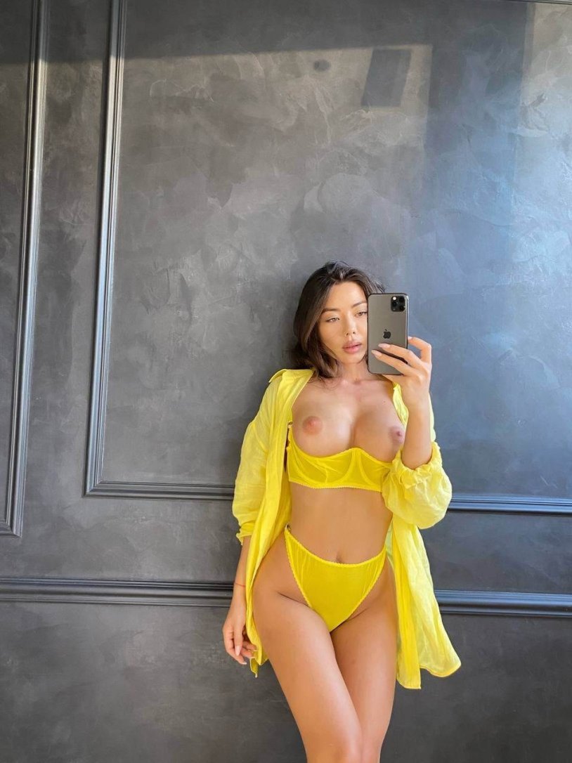 Mila pan model photo naked