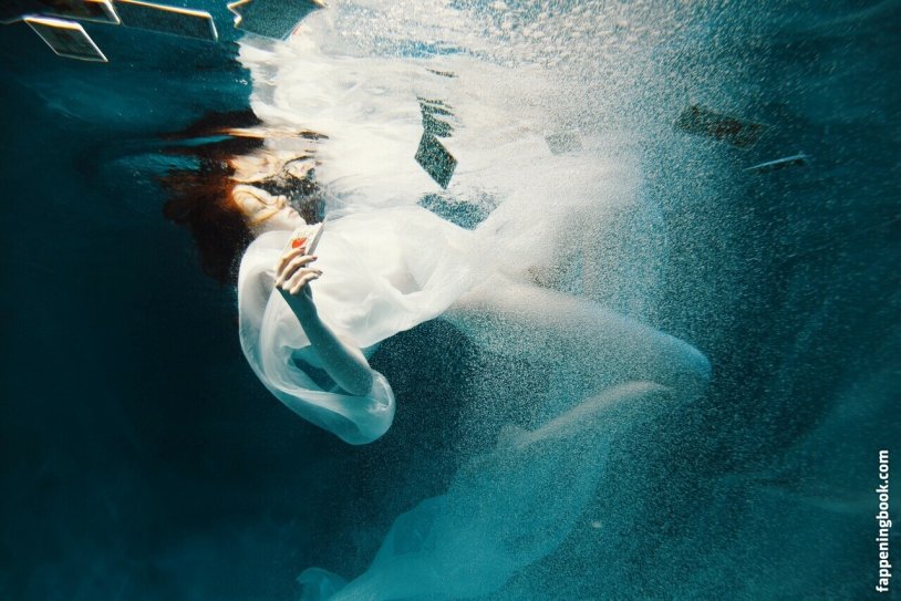 Photoshoot underwater