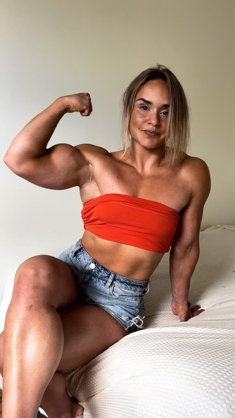 Melinda Lindmark is naked