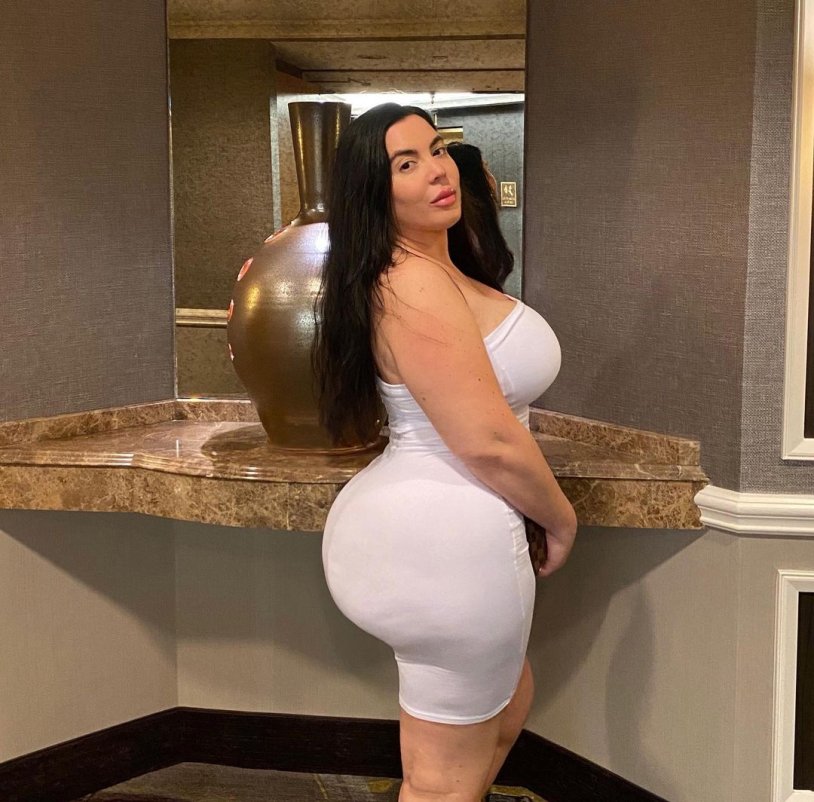 Nicole Nurko Model Plus Saiz