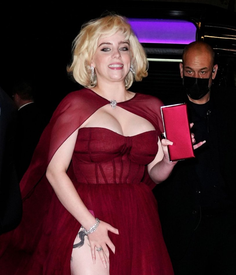 Billy Ailish in a dress 2021 on the red carpet