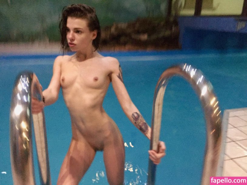 Ani Batler porn actress GIF