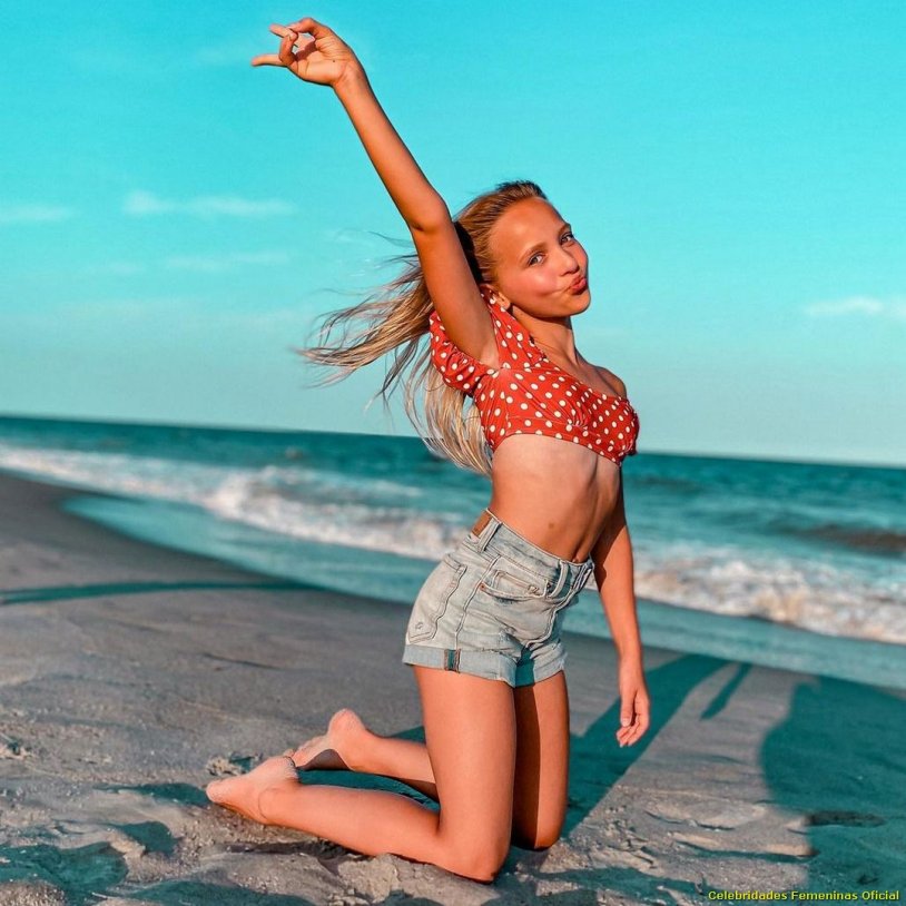 Lilliana Ketchman photo on the sea