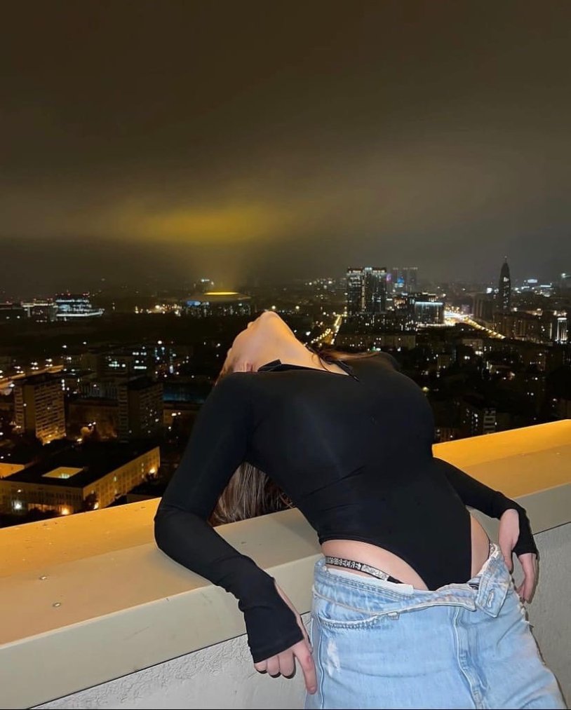 Body with long sleeves