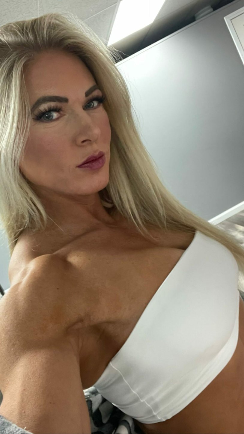 Summer grandmother Leslie Maxwell