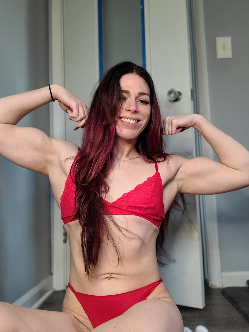 Billie Double biceps