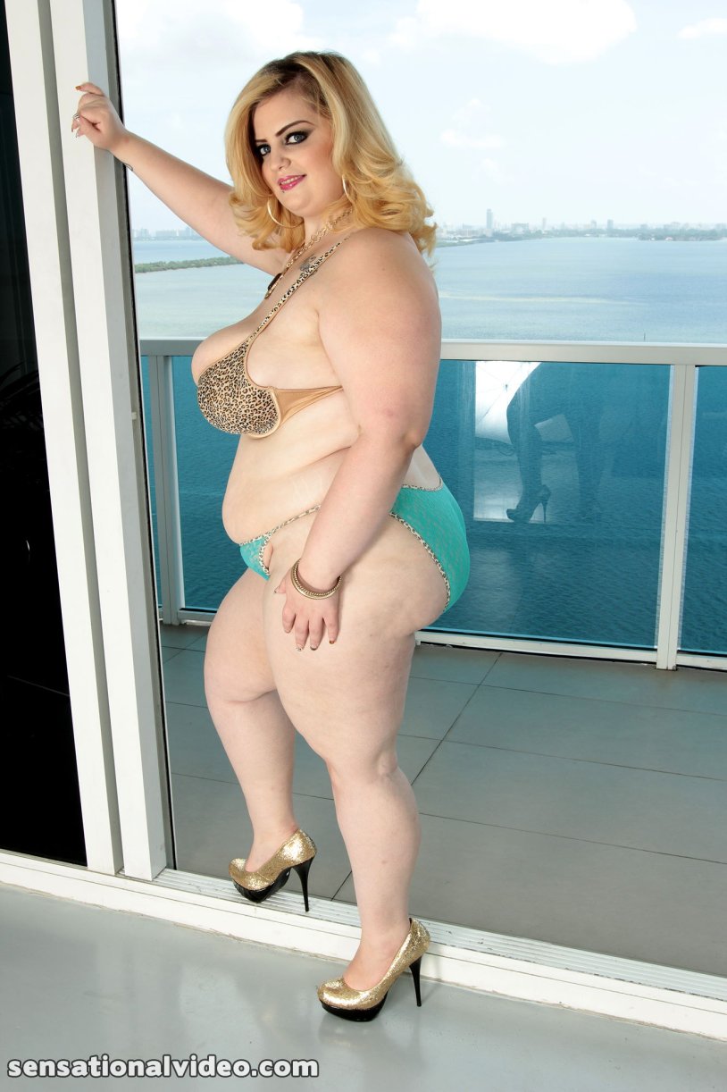 Sashaa Juggs Mandy Majestik