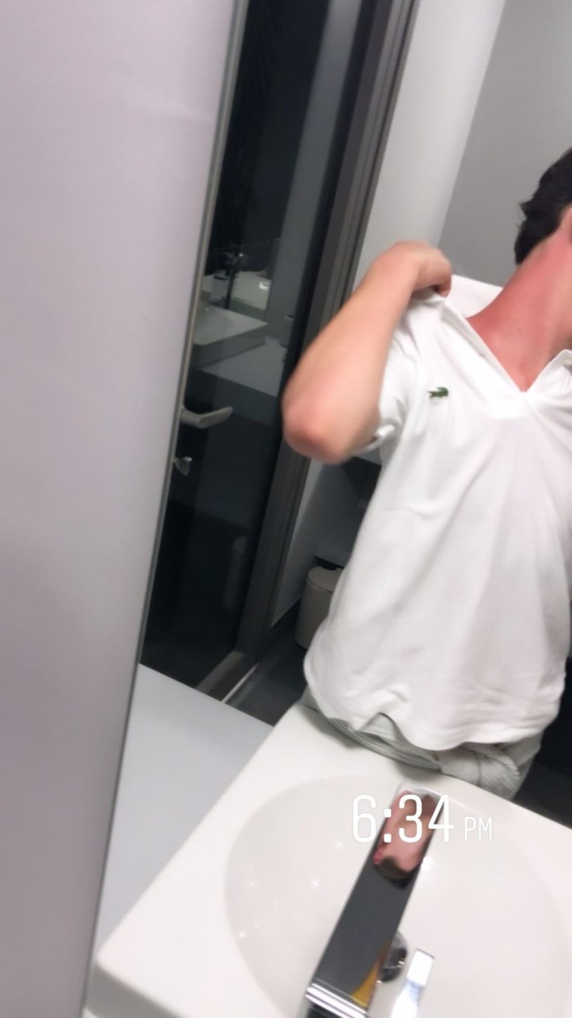 Noah shnapp selfie in the mirror