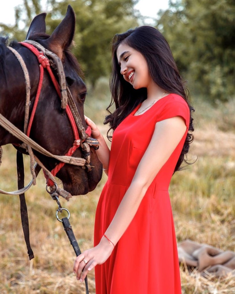 Durdona najmiddinova