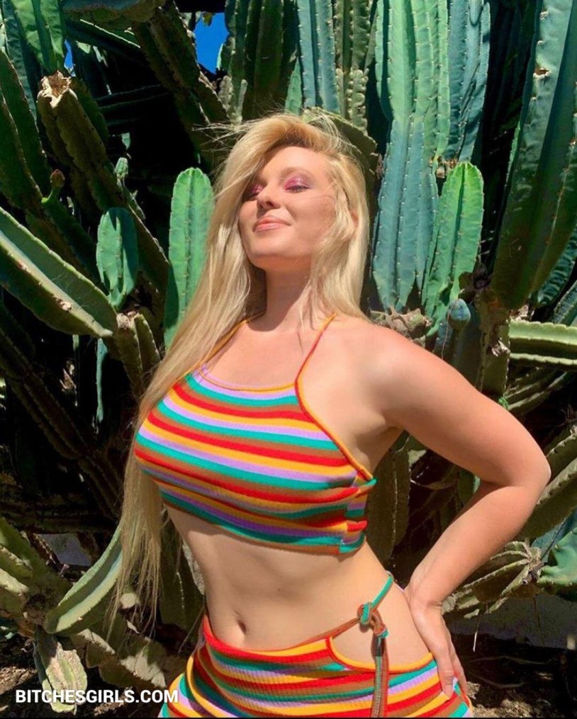 Alexander Stan Naked singer without a complex