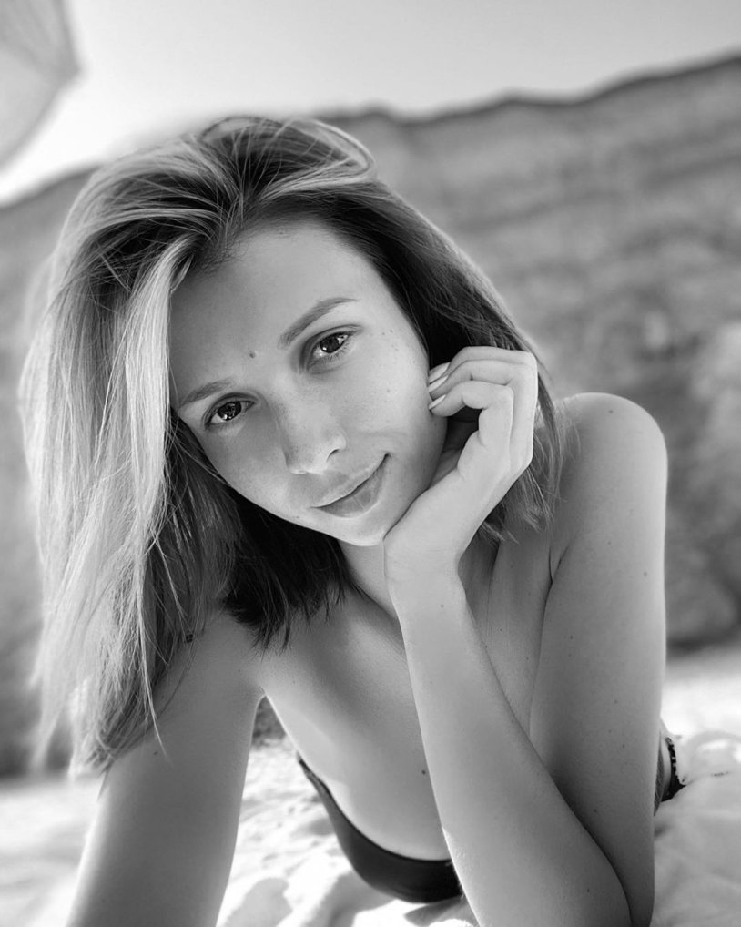 Miss Monik (Olesya Arkush)