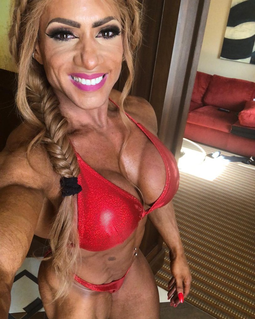 The bodybuilder Lindsay Mulinazi