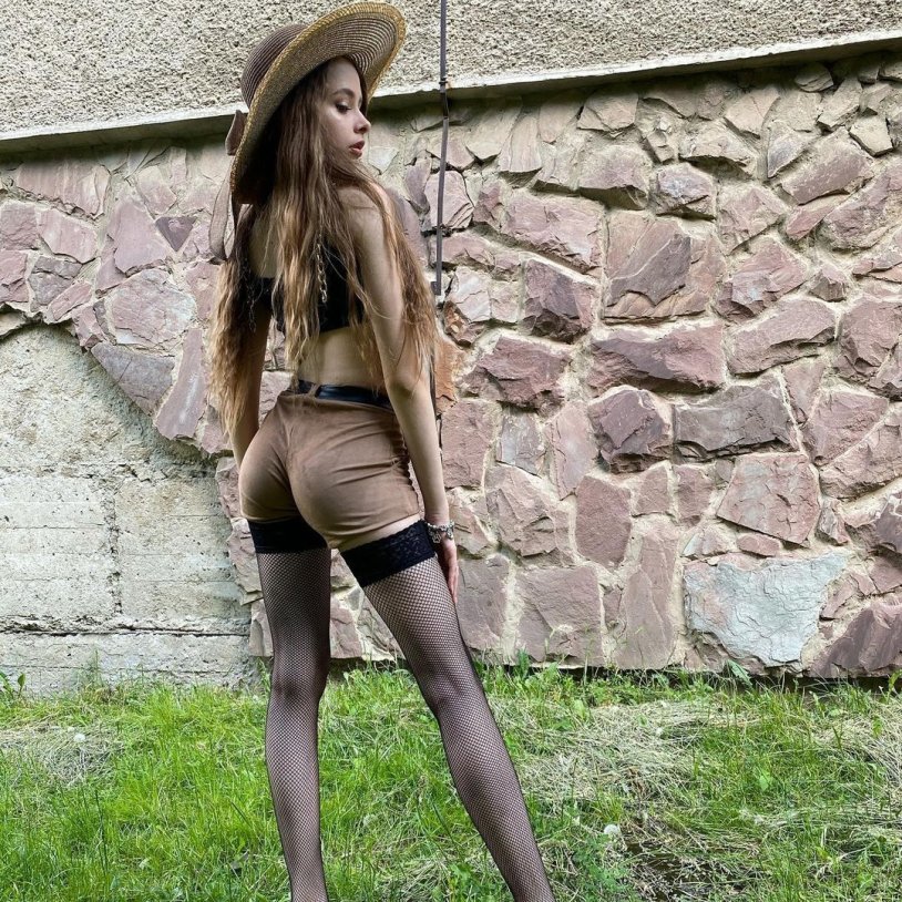 Viktoria (@vi.ktoria33_33)