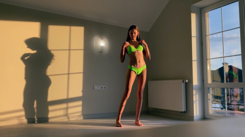 Stefania Deriabina Home Workout