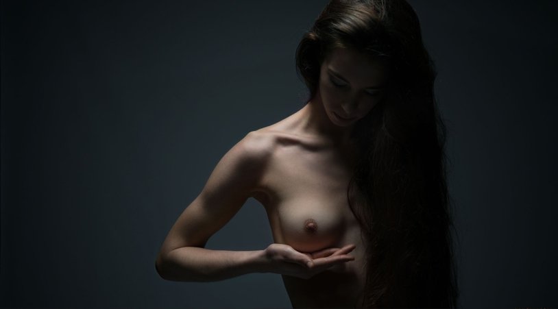 Model Kira Erotic photos